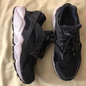 Nike huarache shoes